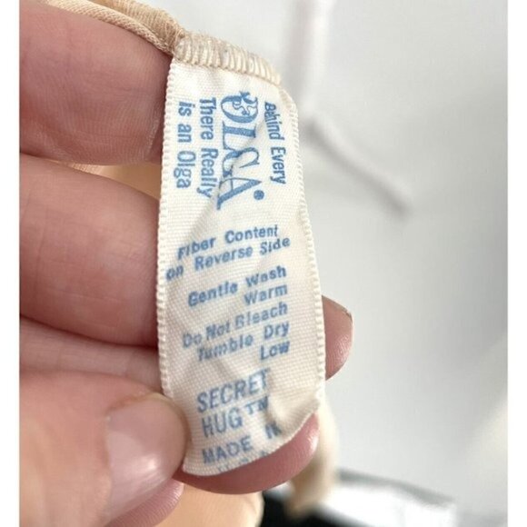 Vintage Olga Lace Trim Secret Hug Nylon Swing Slip Champagne 955T size Medium - Picture 7 of 8